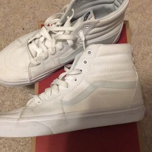 All white sk8-hi vans size 8.5